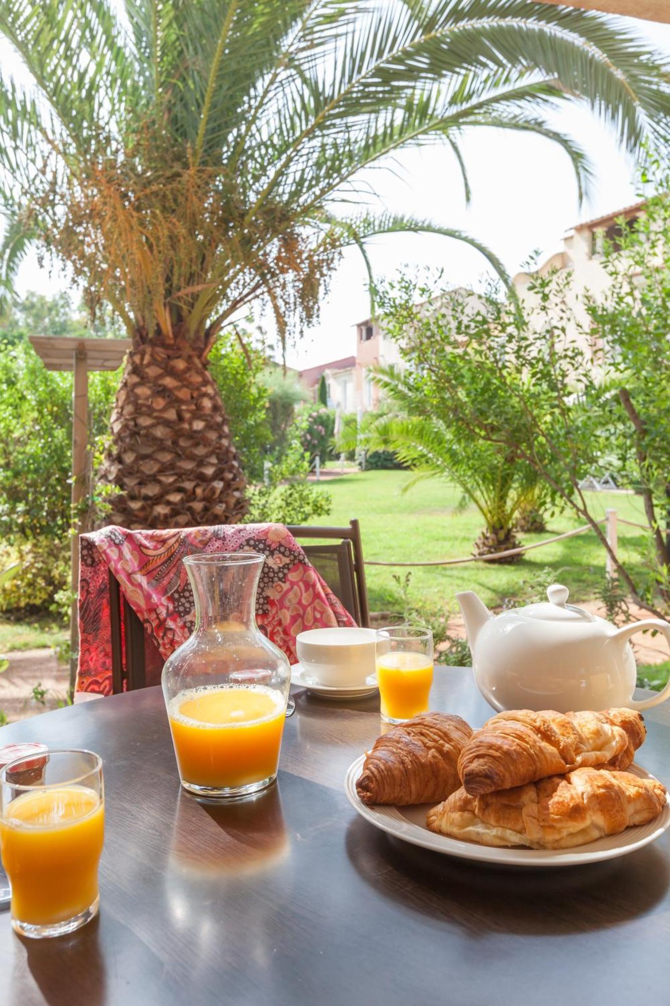 Residence La Pinede - Maeva Home Hyères Buitenkant foto