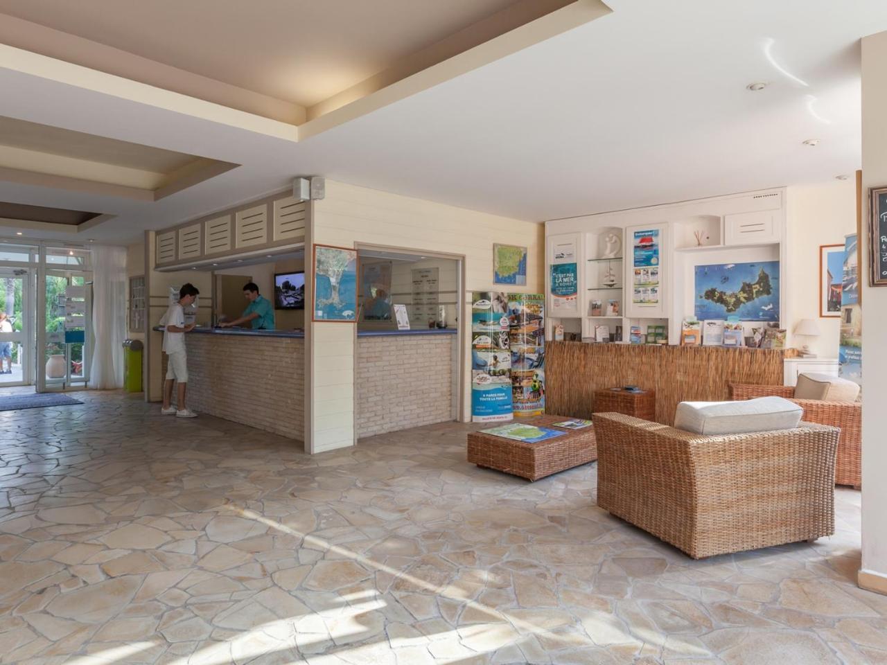 Residence La Pinede - Maeva Home Hyères Buitenkant foto